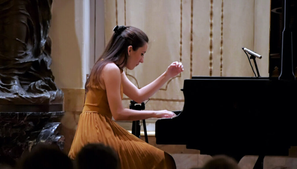 Mimoza-Keka-Piano